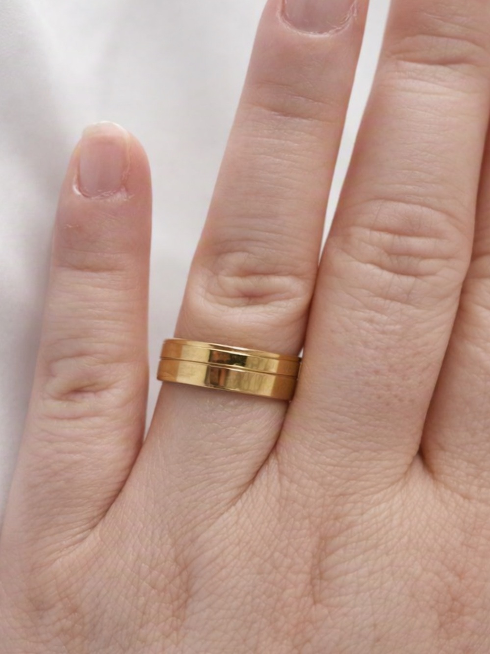 5/$25 NWT Minimalist Stainless Steel Gold Tone Men's Stackable Ring Size 20 - 10